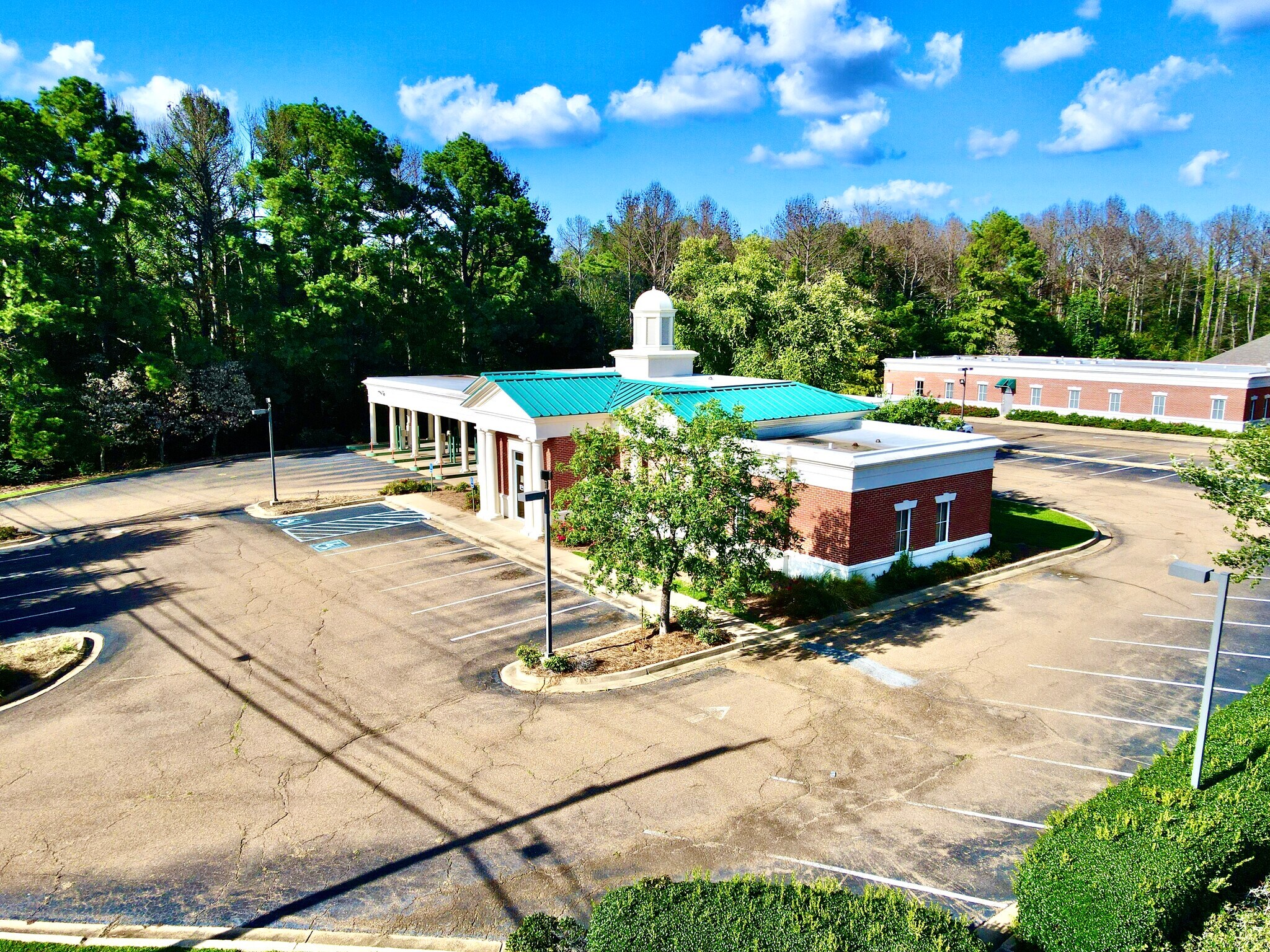 740 S Pear Orchard Rd, Ridgeland, MS à vendre Photo de l’immeuble– Image 1 sur 11