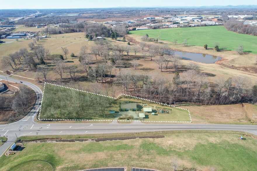227 Old Mocksville Rd, Statesville, NC à vendre - Photo de l’immeuble – Image 2 sur 6