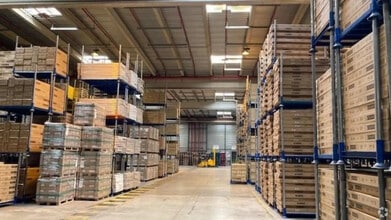 30 Rue Du Traité De Rome, Mions à louer Photo intérieure– Image 2 sur 4