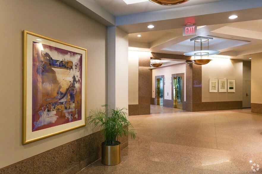 545 Long Wharf Dr, New Haven, CT à louer - Hall d’entrée – Image 2 sur 9