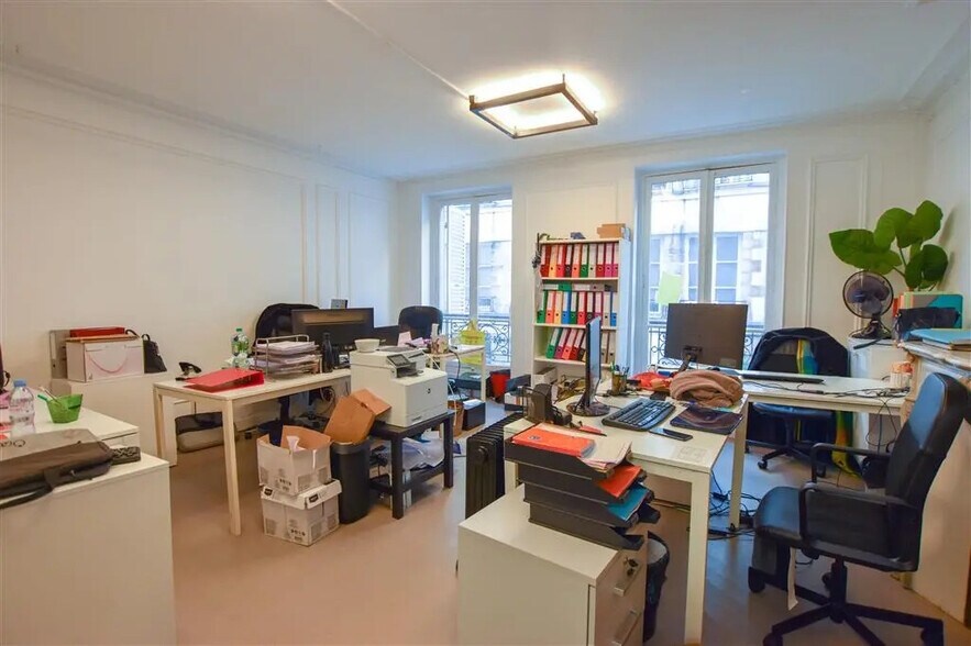 Bureau dans Paris à louer - Photo de l’immeuble – Image 2 sur 8