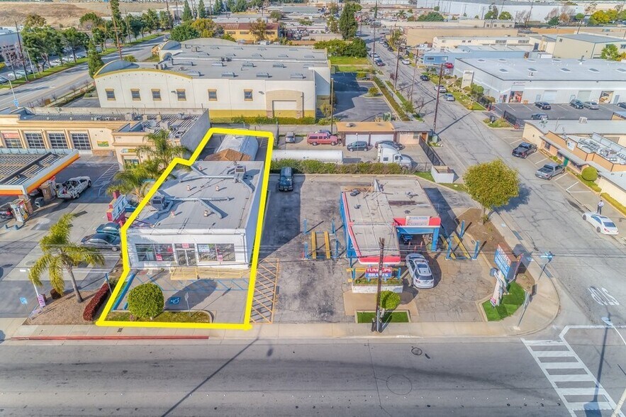 1143 W Foothill Blvd, Azusa, CA à vendre - Photo de l’immeuble – Image 3 sur 11