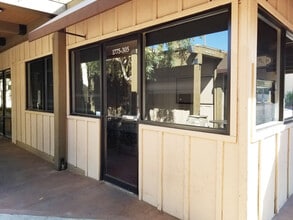 1733-1793 E Palm Canyon Dr, Palm Springs, CA à louer Photo de l’immeuble– Image 1 sur 1