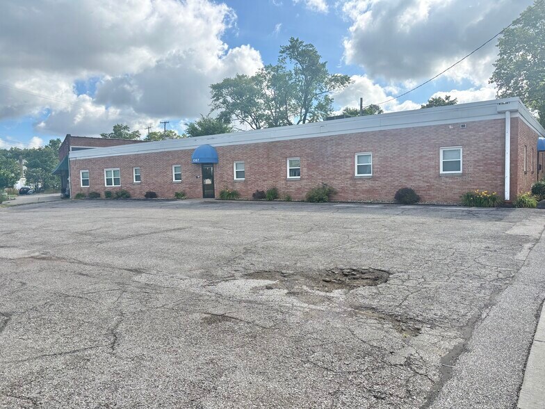 4367 Rocky River Dr, Cleveland, OH à vendre - Photo de l’immeuble – Image 1 sur 32