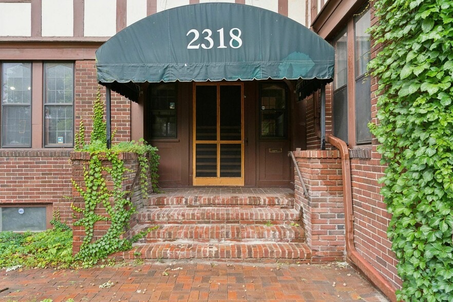 2318 S 1st Ave, Minneapolis, MN à vendre - Photo de l’immeuble – Image 3 sur 47