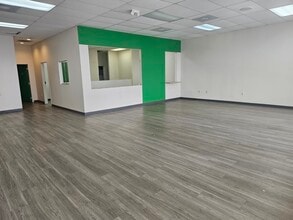 11751-11761 Beach St, Jacksonville, FL à louer Photo intérieure– Image 2 sur 24