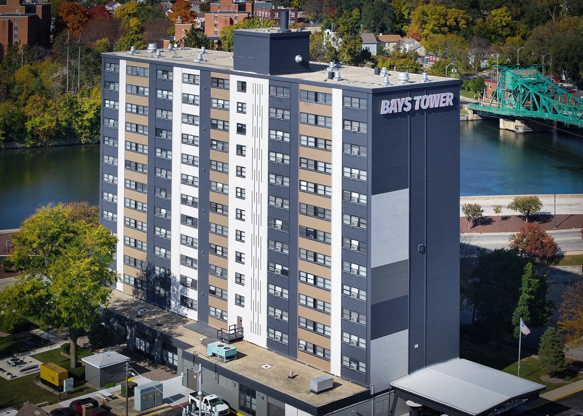 311 N Ottawa St, Joliet, IL à louer Photo de l’immeuble– Image 1 sur 28