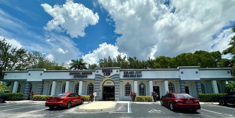 3375 Tamiami Trl E, Naples, FL à louer - Photo de l’immeuble – Image 1 sur 4