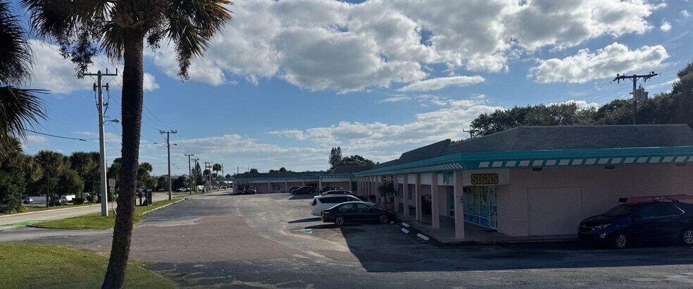 8121-8185 Canaveral Blvd, Cape Canaveral, FL à louer - Photo de l’immeuble – Image 3 sur 7