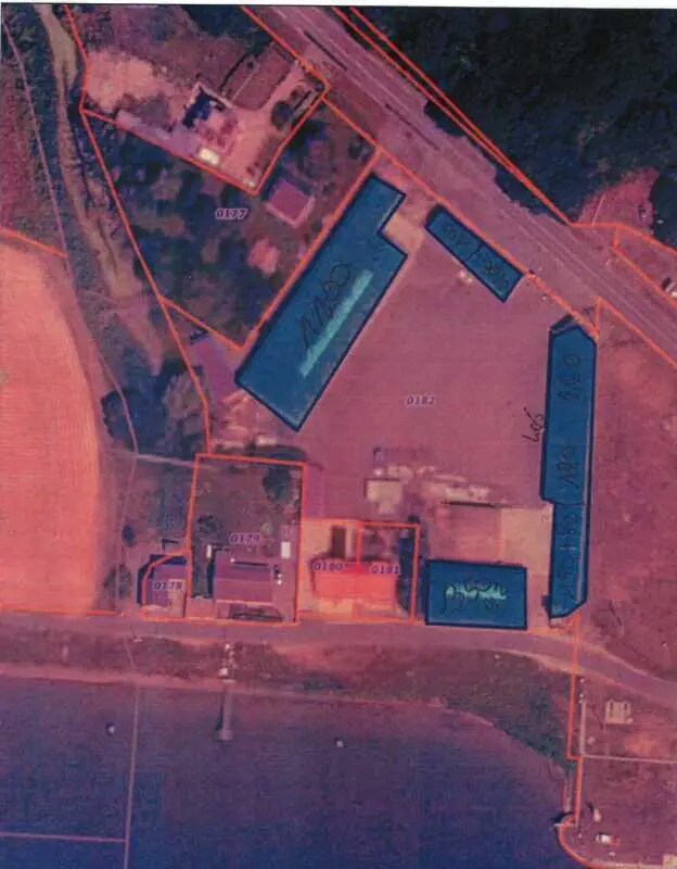 Local d'activités dans Tancarville à vendre Photo de l’immeuble– Image 1 sur 5