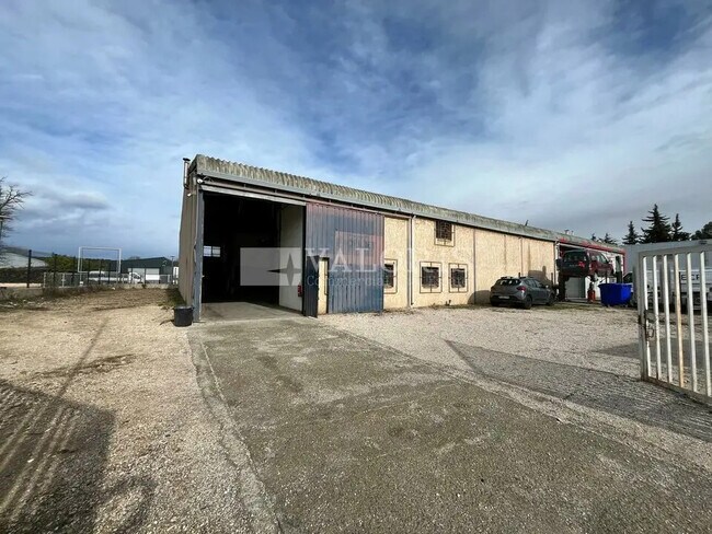 Plus de détails pour 212 Avenue De L'Europe, Saint-Cannat - Local d'activités à louer
