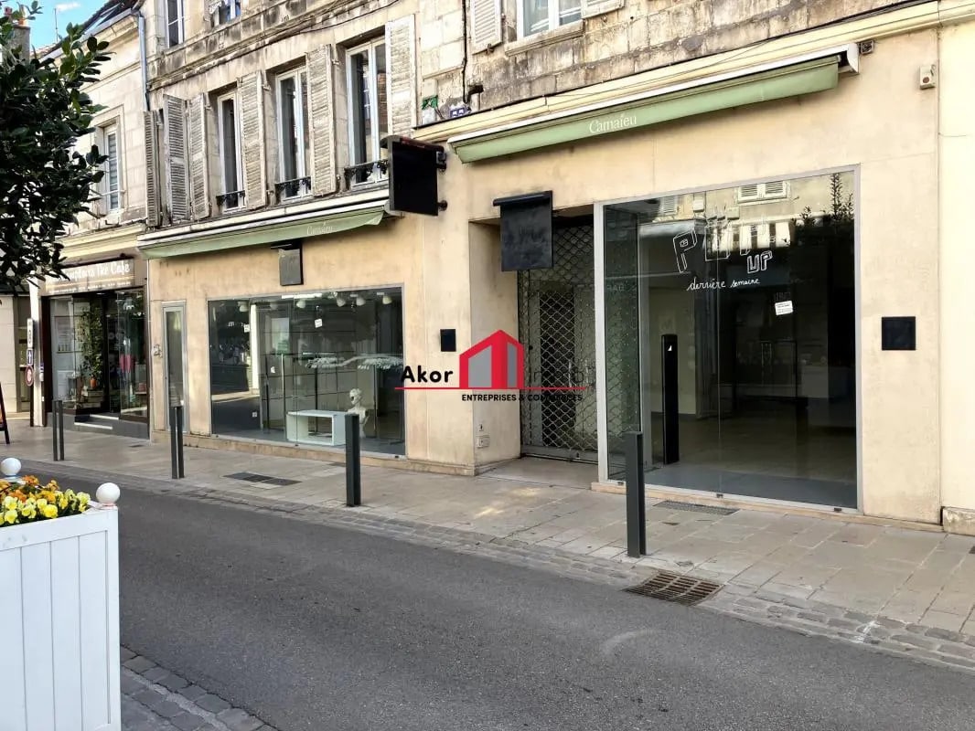Local commercial dans Auxerre à vendre Photo de l’immeuble– Image 1 sur 8