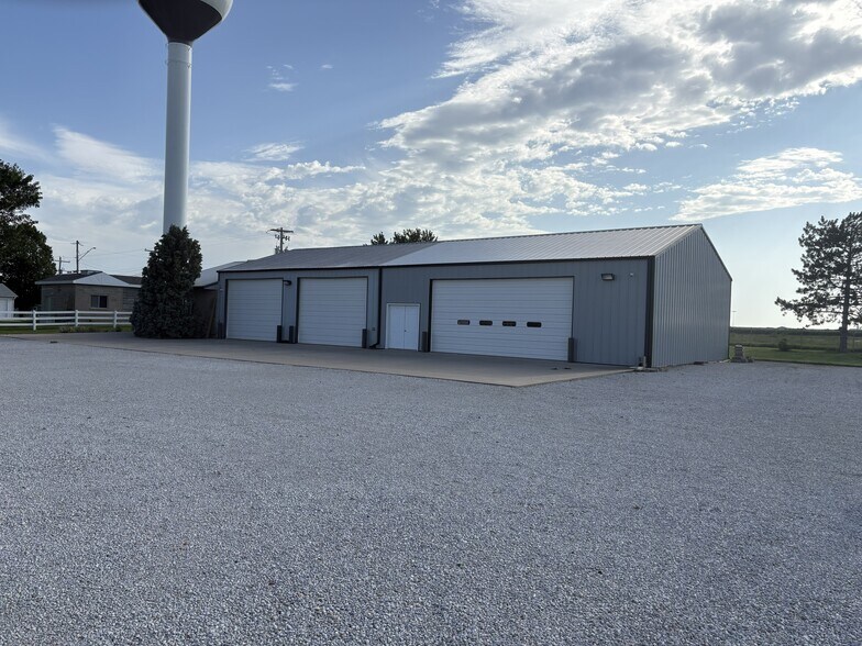 402 W K St, Mc Cool Junction, NE à vendre - Photo de l’immeuble – Image 3 sur 24