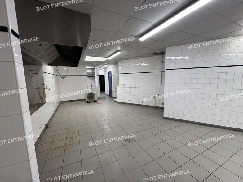 Local commercial dans Lorient à vendre - Photo de l’immeuble – Image 3 sur 8