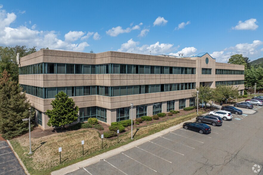 538 Preston Ave, Meriden, CT à vendre - Photo principale – Image 1 sur 1
