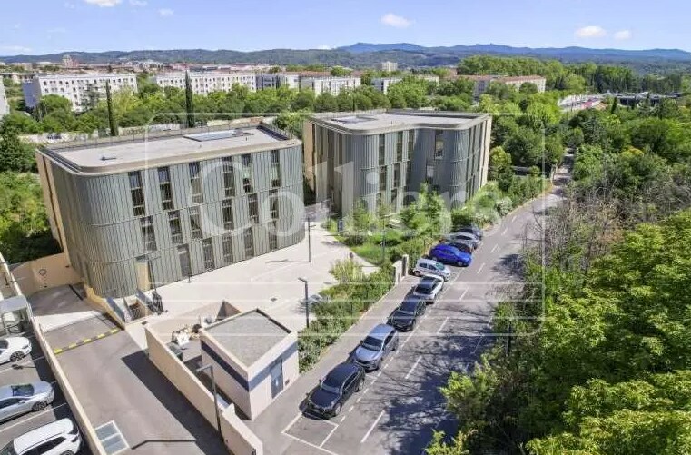 851 Allée De Pomone, Aix-en-Provence à louer - Photo de l’immeuble – Image 2 sur 2