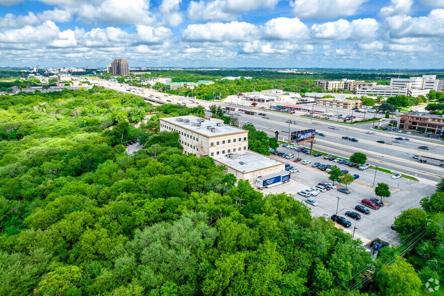 2130 NE Loop 410, San Antonio, TX à louer - Aérien – Image 3 sur 6