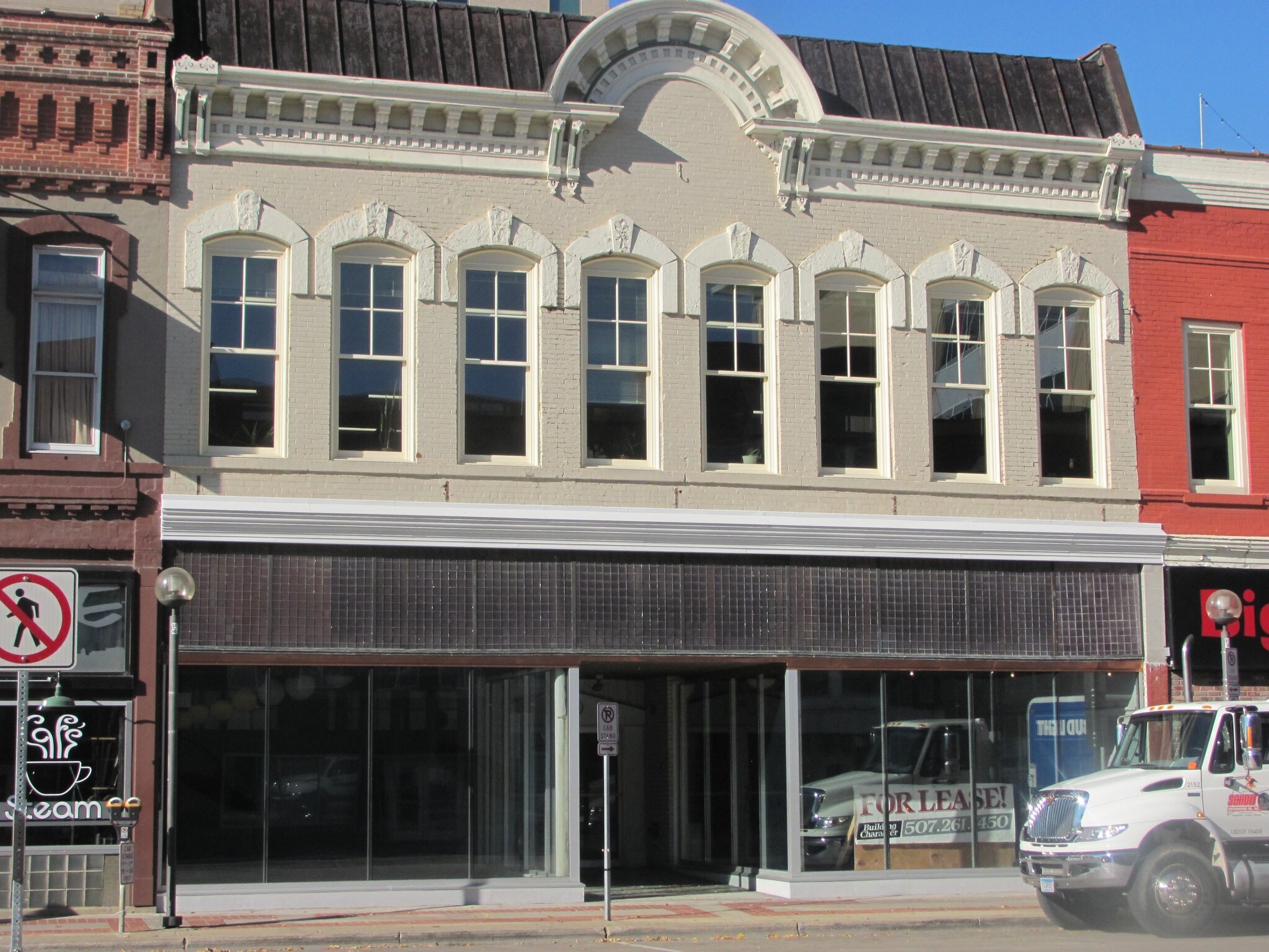 309-313 S Broadway, Rochester, MN à louer Photo principale– Image 1 sur 7