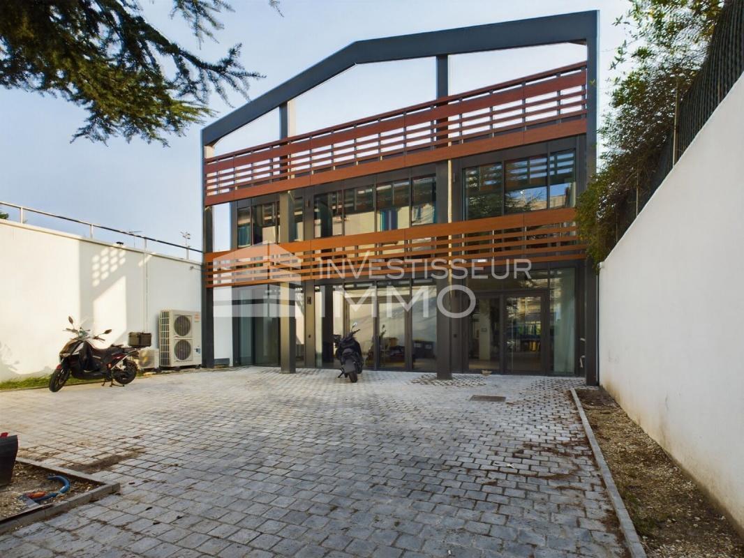 Bureau dans Courbevoie à vendre Photo de l’immeuble– Image 1 sur 30