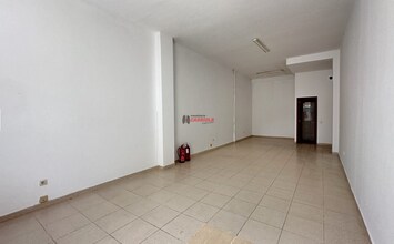 Local commercial dans La Torre de Esteban Hambrán, Toledo à louer Photo intérieure– Image 1 sur 5