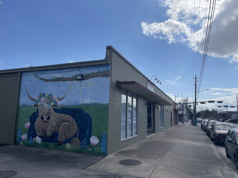 235-249 W 19th St, Houston, TX à louer - Photo de l’immeuble – Image 3 sur 12