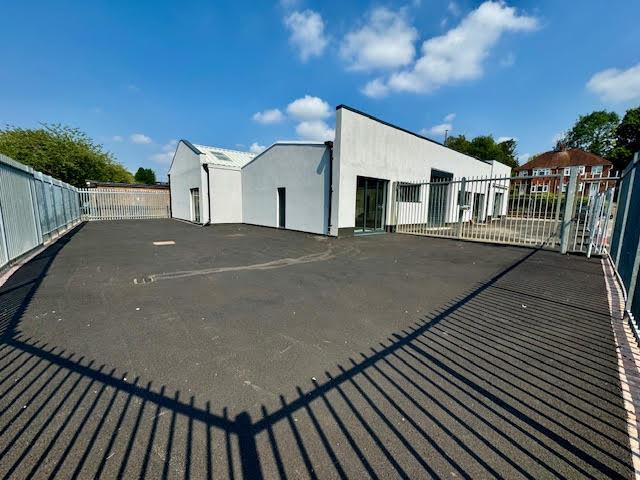 170 London Rd, High Wycombe à louer - Photo de l’immeuble – Image 2 sur 2
