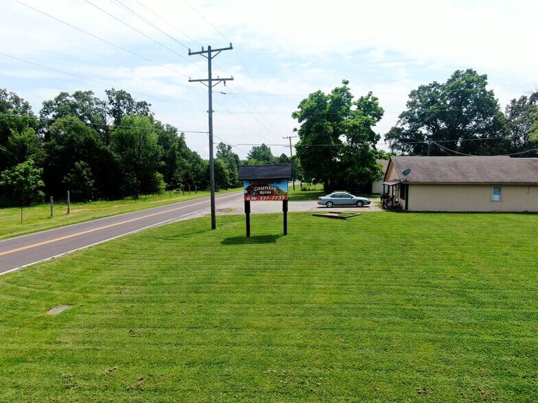 2902 Clay St, De Soto, MO à vendre - Photo de l’immeuble – Image 2 sur 68