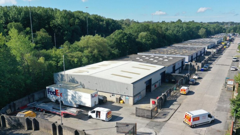 Astmoor Industrial Estate, Arkwright Rd, Runcorn à louer - Photo de l’immeuble – Image 3 sur 7