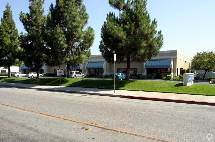 1820-1828 Stone Ave, San Jose, CA à louer - Photo de l’immeuble – Image 1 sur 4