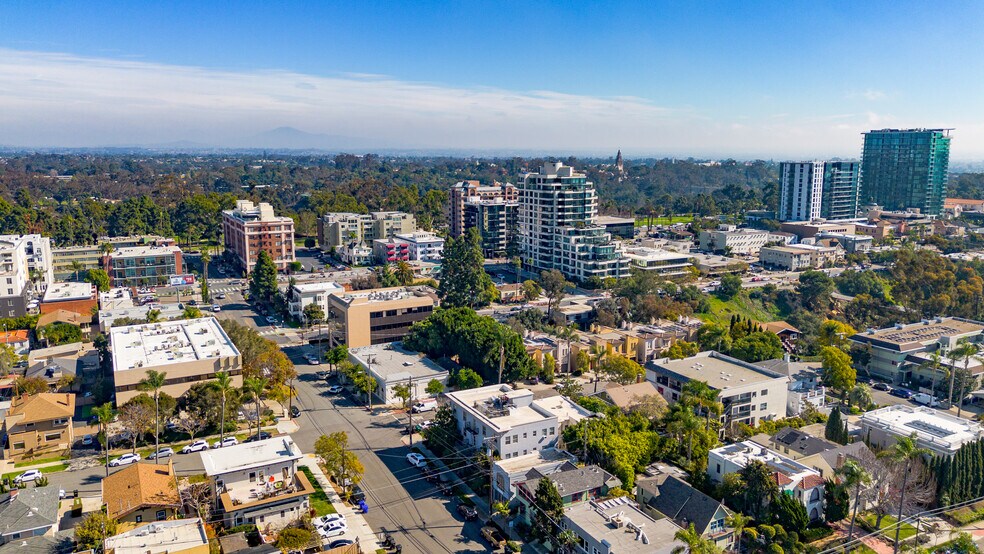 237 Spruce St, San Diego, CA à vendre - Photo de l’immeuble – Image 3 sur 21