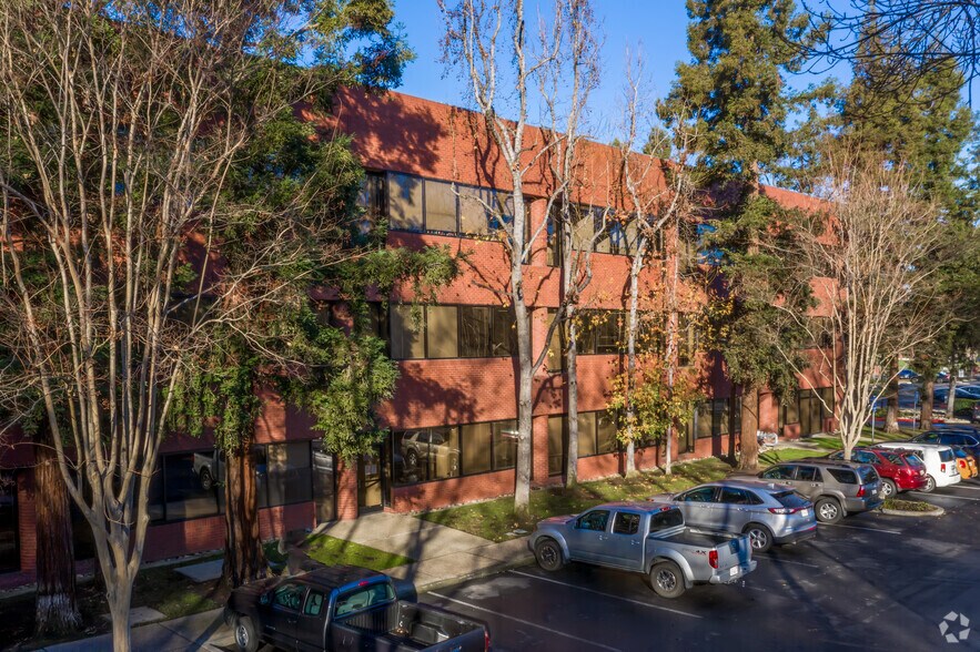 3478 Buskirk Ave, Pleasant Hill, CA à vendre - Photo de l’immeuble – Image 3 sur 11