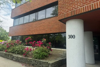 300 Interstate Corporate Cent, Williston, VT à louer Photo intérieure– Image 2 sur 7