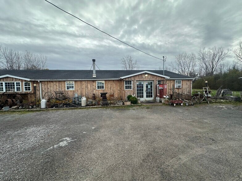 14462 W Ridge Rd, Albion Town Orleans, NY à vendre - Photo de l’immeuble – Image 1 sur 18