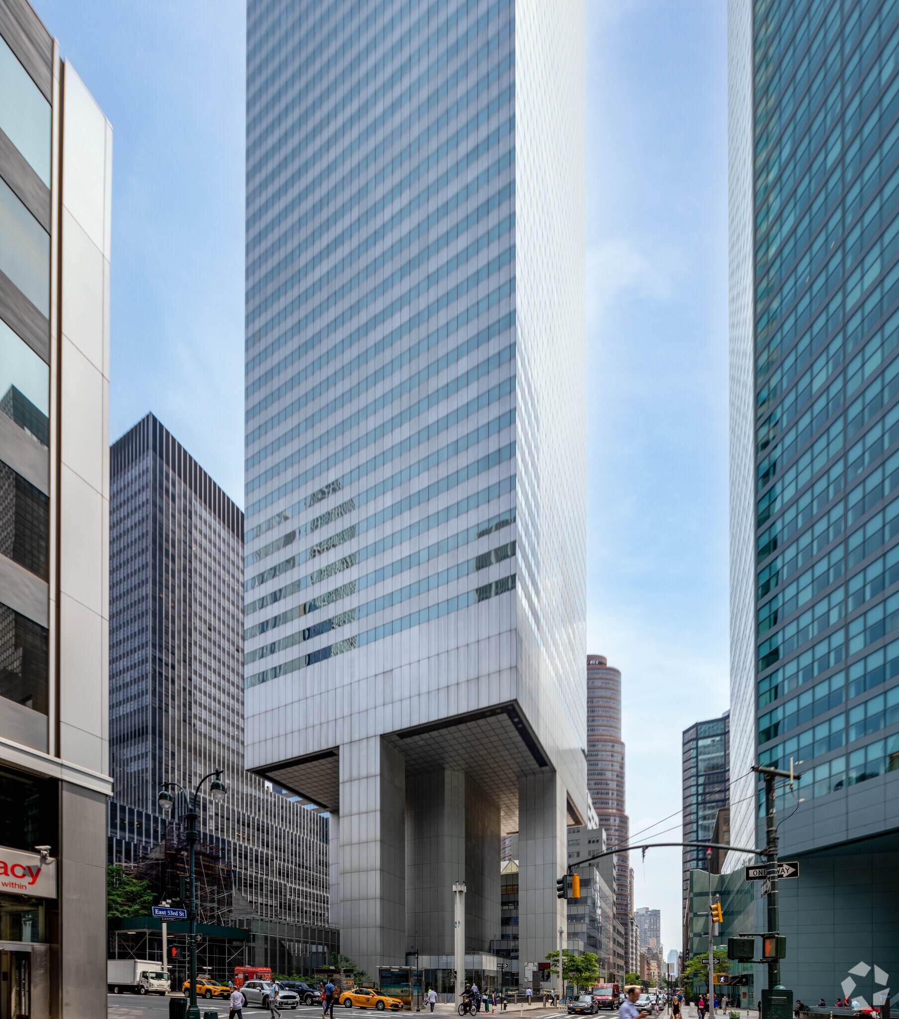 601 Lexington Ave, New York, NY à louer Photo de l’immeuble– Image 1 sur 3