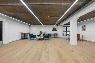 18 Victoria Park Sq, Londres à louer Photo intérieure– Image 1 sur 9