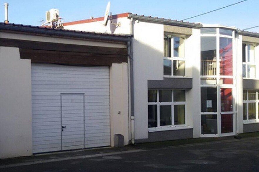Local d’activités dans Chaumont à louer - Photo de l’immeuble – Image 1 sur 4