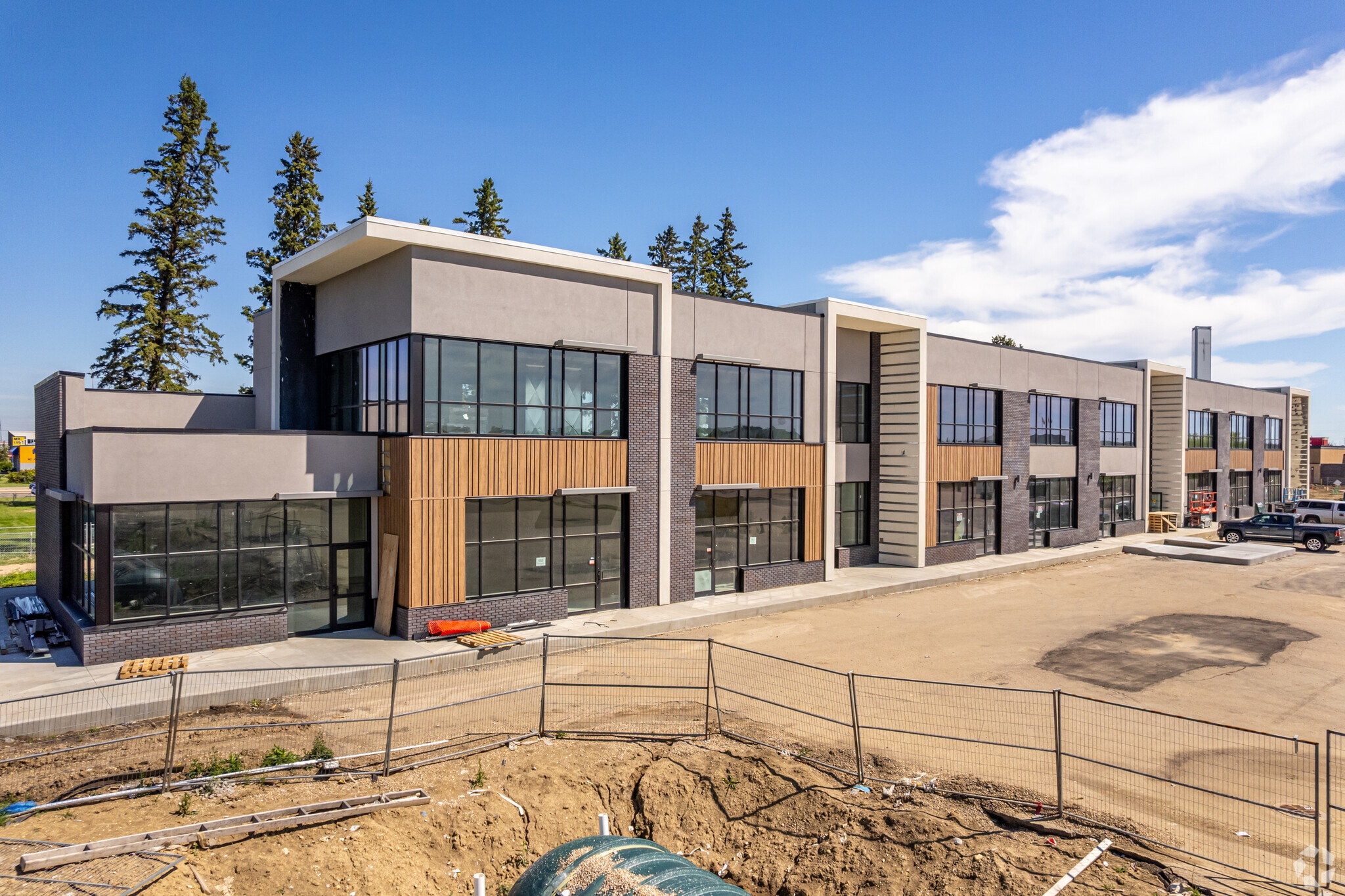 943 Parsons Rd SW, Edmonton, AB à louer Photo principale– Image 1 sur 7