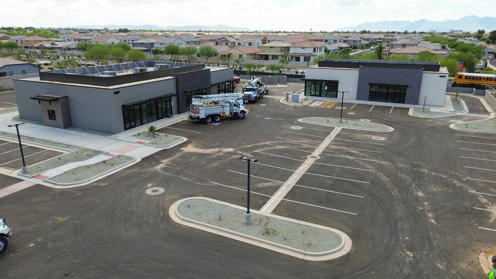 5897 91st Ave, Glendale, AZ à vendre - Photo de l’immeuble – Image 2 sur 4