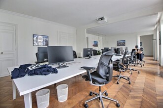 43 Rue Saint-Georges, Paris à louer Photo intérieure– Image 2 sur 8