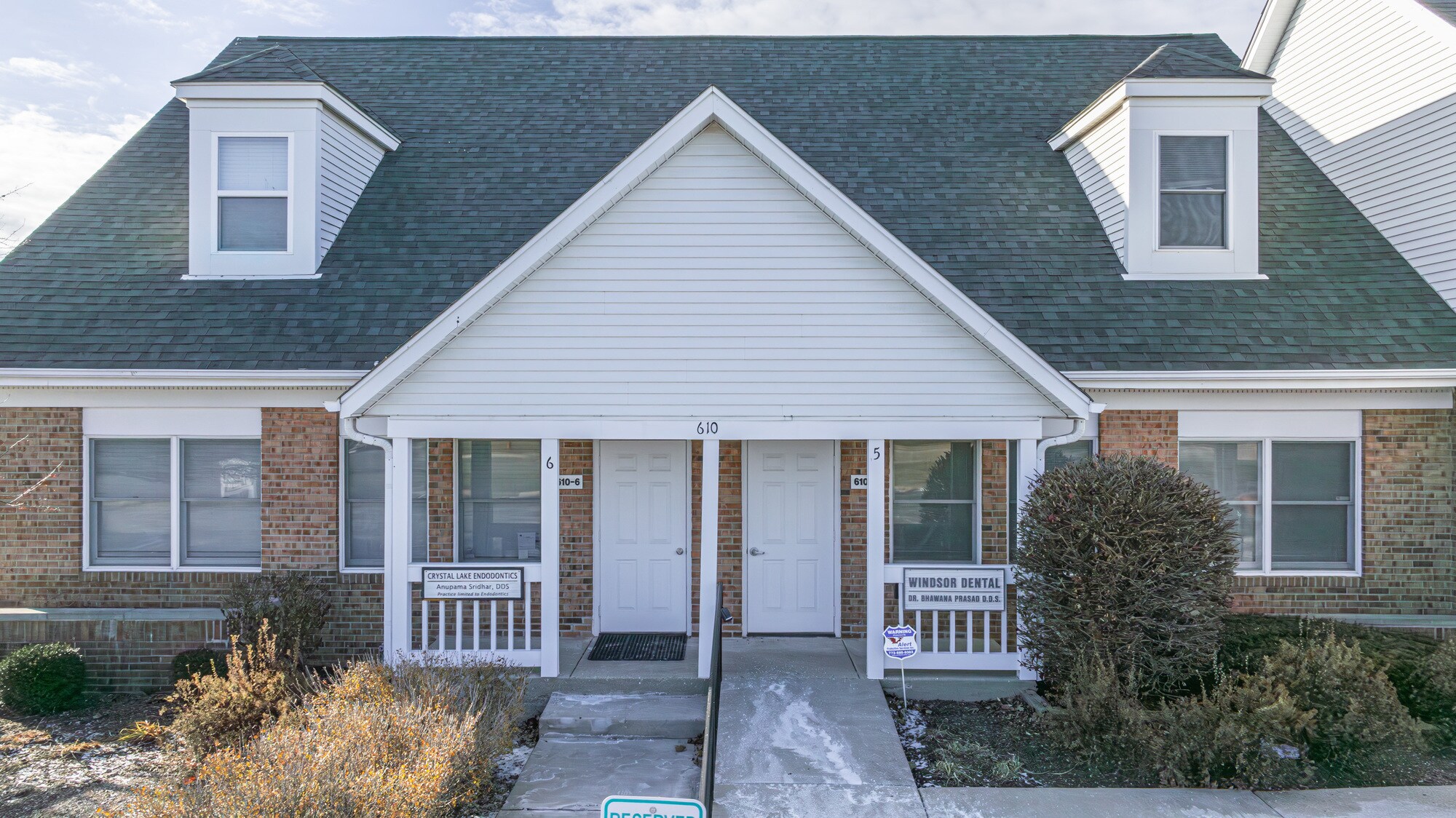 610 Crystal Point Dr, Crystal Lake, IL à louer Photo de l’immeuble– Image 1 sur 21