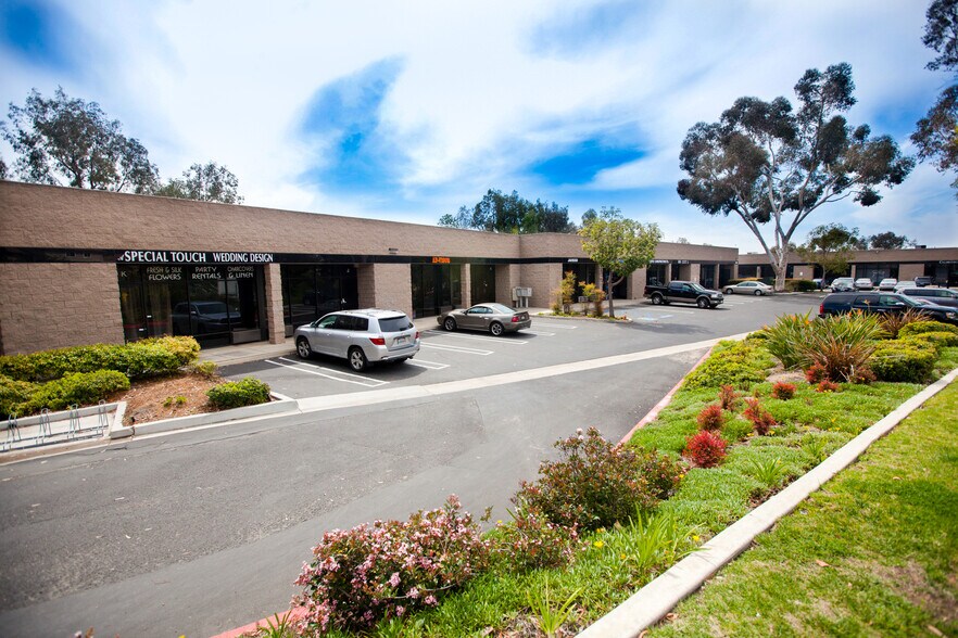 10463 Austin Dr, Spring Valley, CA à louer - Photo de l’immeuble – Image 1 sur 8