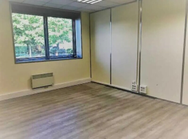 21 Rue Des Peupliers, Nanterre à louer - Photo de l’immeuble – Image 2 sur 8