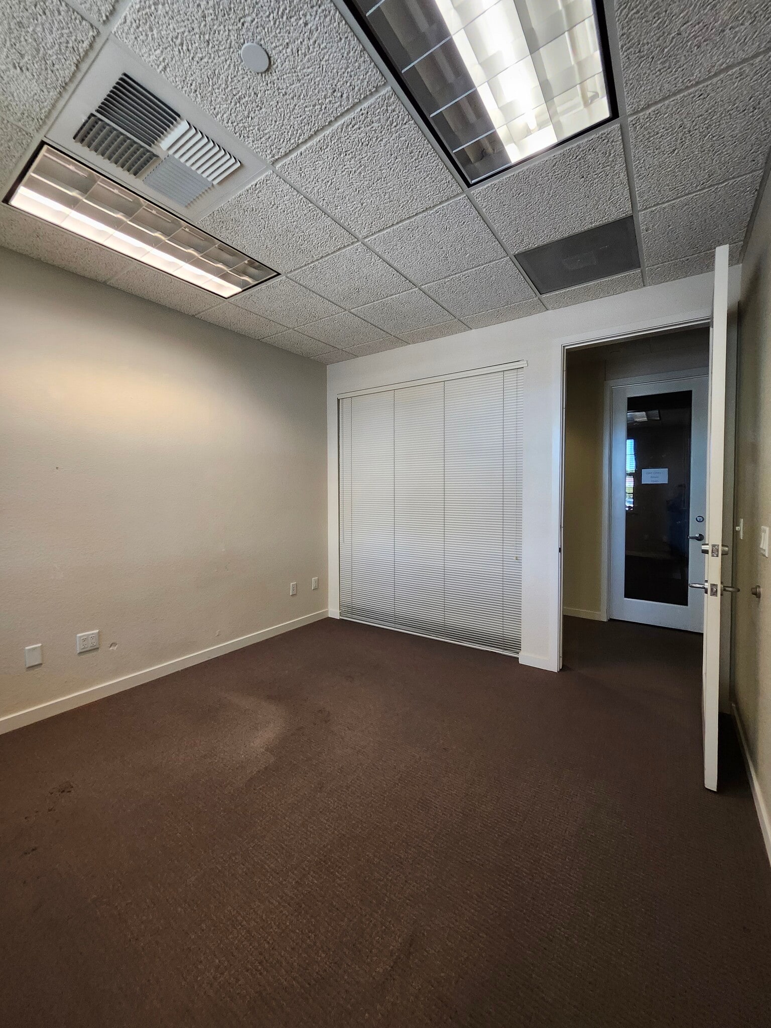1110 Civic Center Blvd, Yuba City, CA à louer Photo intérieure– Image 1 sur 2