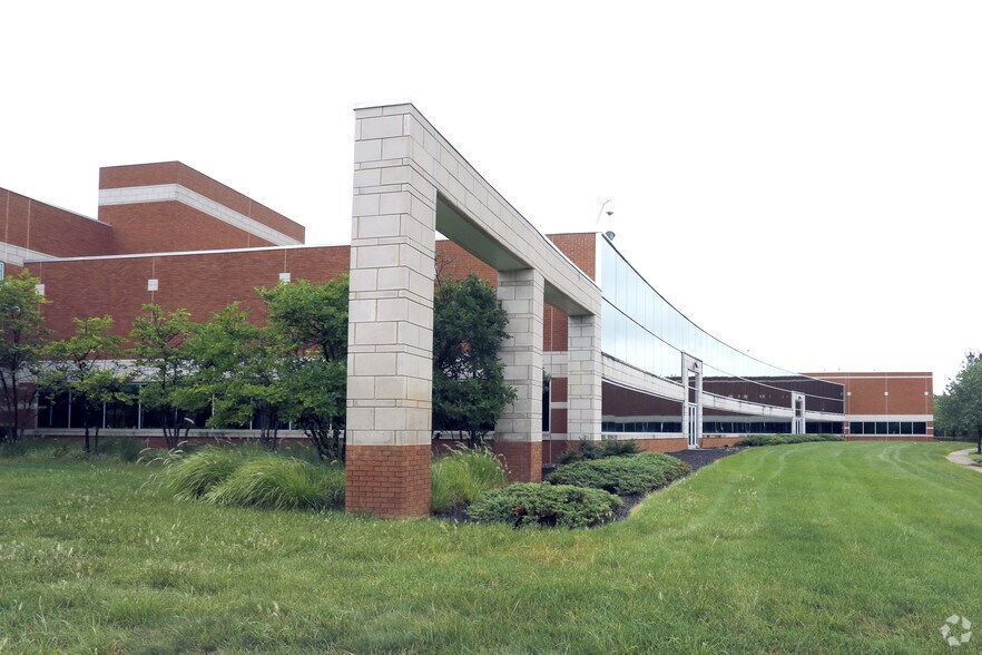 6 Cedar Brook Dr, Cranbury, NJ à louer - Photo de l’immeuble – Image 2 sur 4