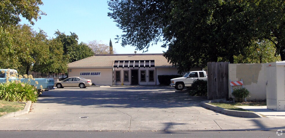 401 E Tabor Ave, Fairfield, CA à vendre - Photo principale – Image 1 sur 2