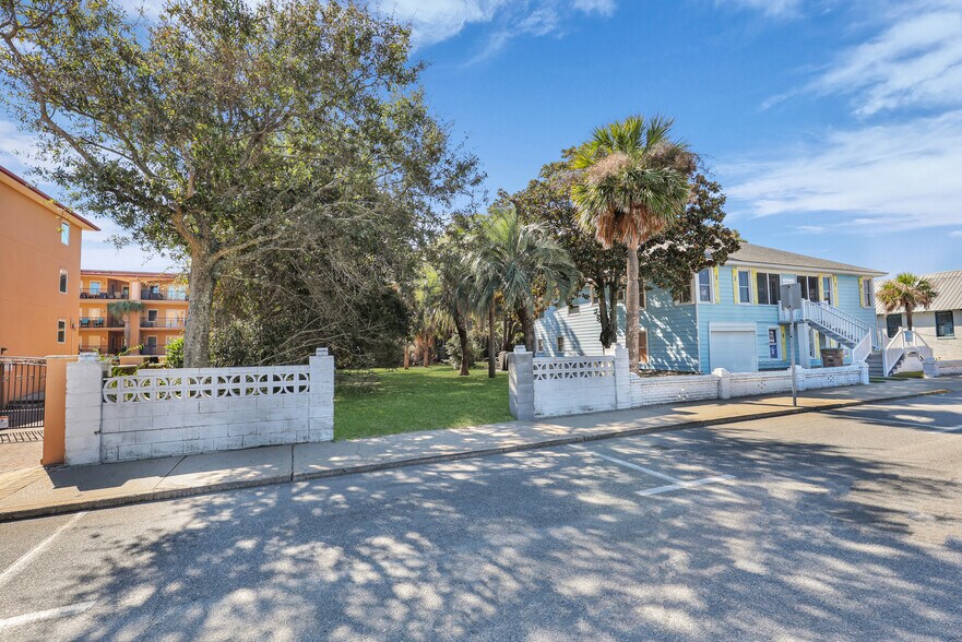 15 15th St, Tybee Island, GA à louer - Photo de l’immeuble – Image 3 sur 23
