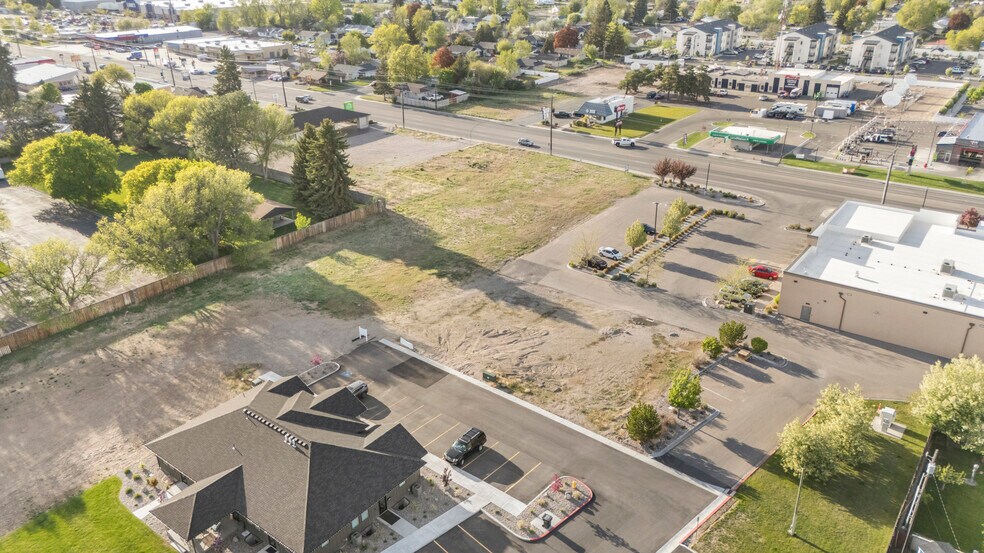 1260 E 17th St, Idaho Falls, ID à vendre - Photo de l’immeuble – Image 3 sur 22