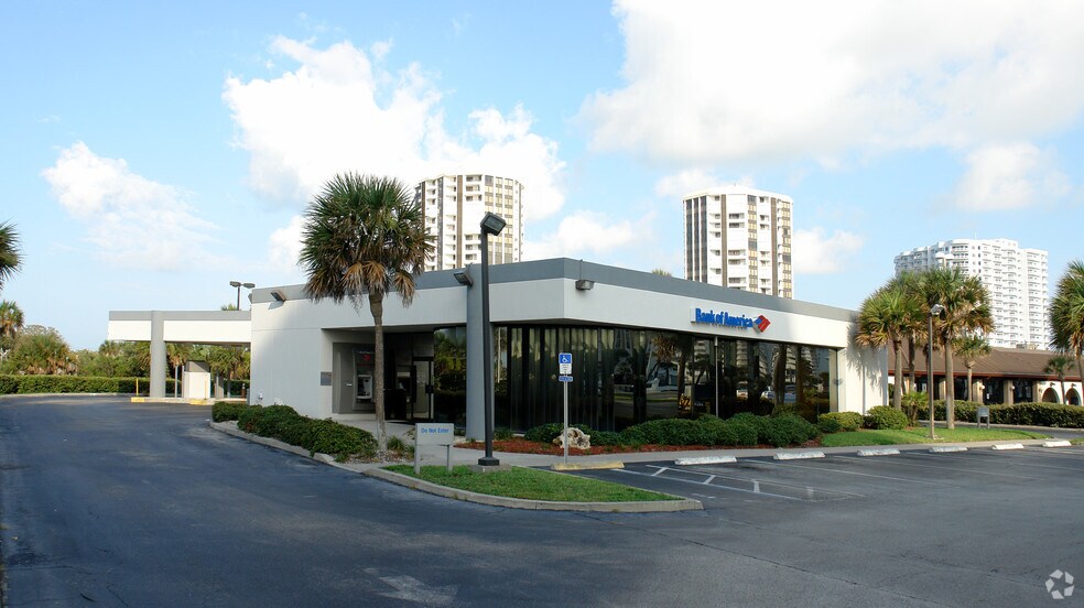 3046 S Atlantic Ave, Daytona Beach, FL à louer - Photo de l’immeuble – Image 2 sur 3