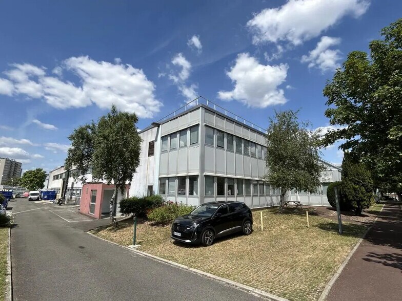 Bureau dans Nanterre à louer - Photo de l’immeuble – Image 2 sur 15