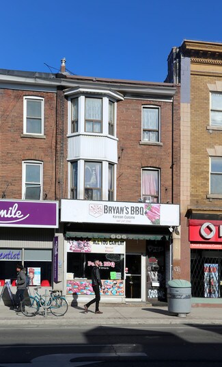 Plus de détails pour 606 Bloor St W, Toronto, ON - Local commercial à louer